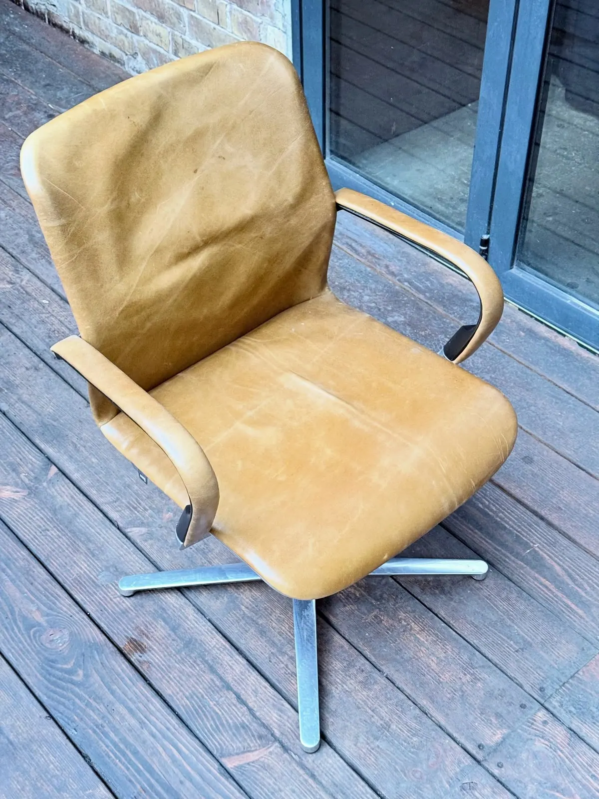 Bene Filo conference chair, camel leather
