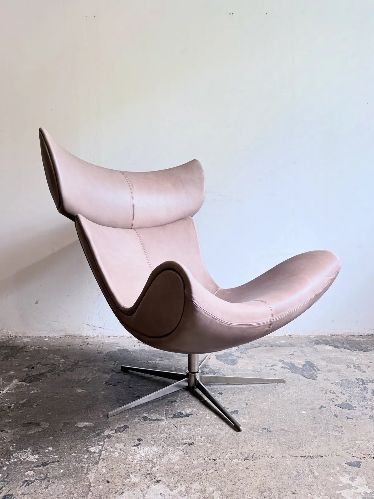 BoConcept Imola Drehsessel, Leder in Puderasche — 2