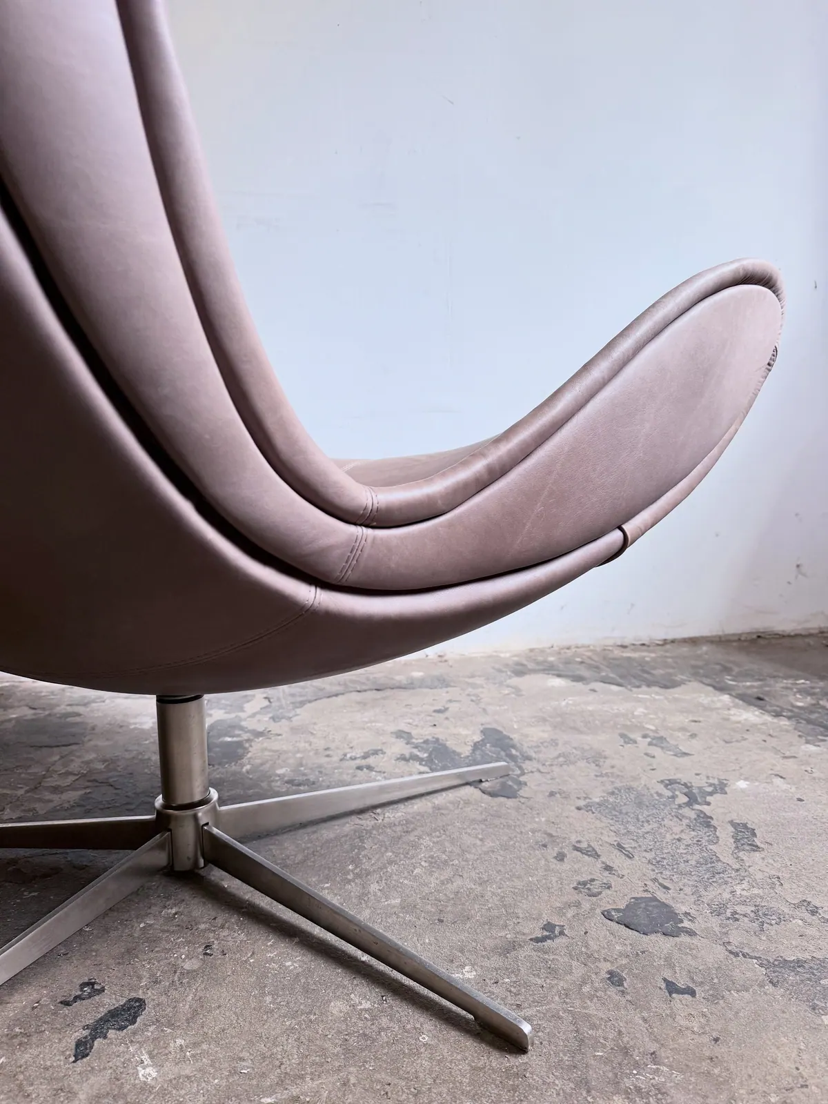 BoConcept Imola Drehsessel, Leder in Puderasche — 5