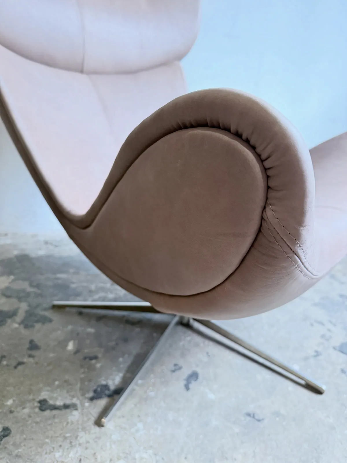BoConcept Imola Drehsessel, Leder in Puderasche — 9