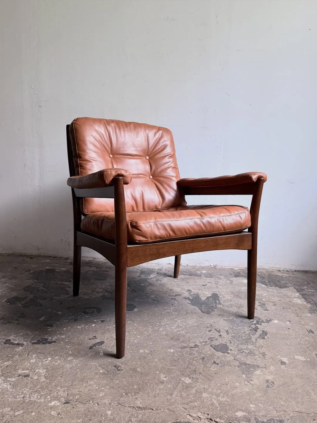 Sessel Carmen, Leder in Karamell — 2