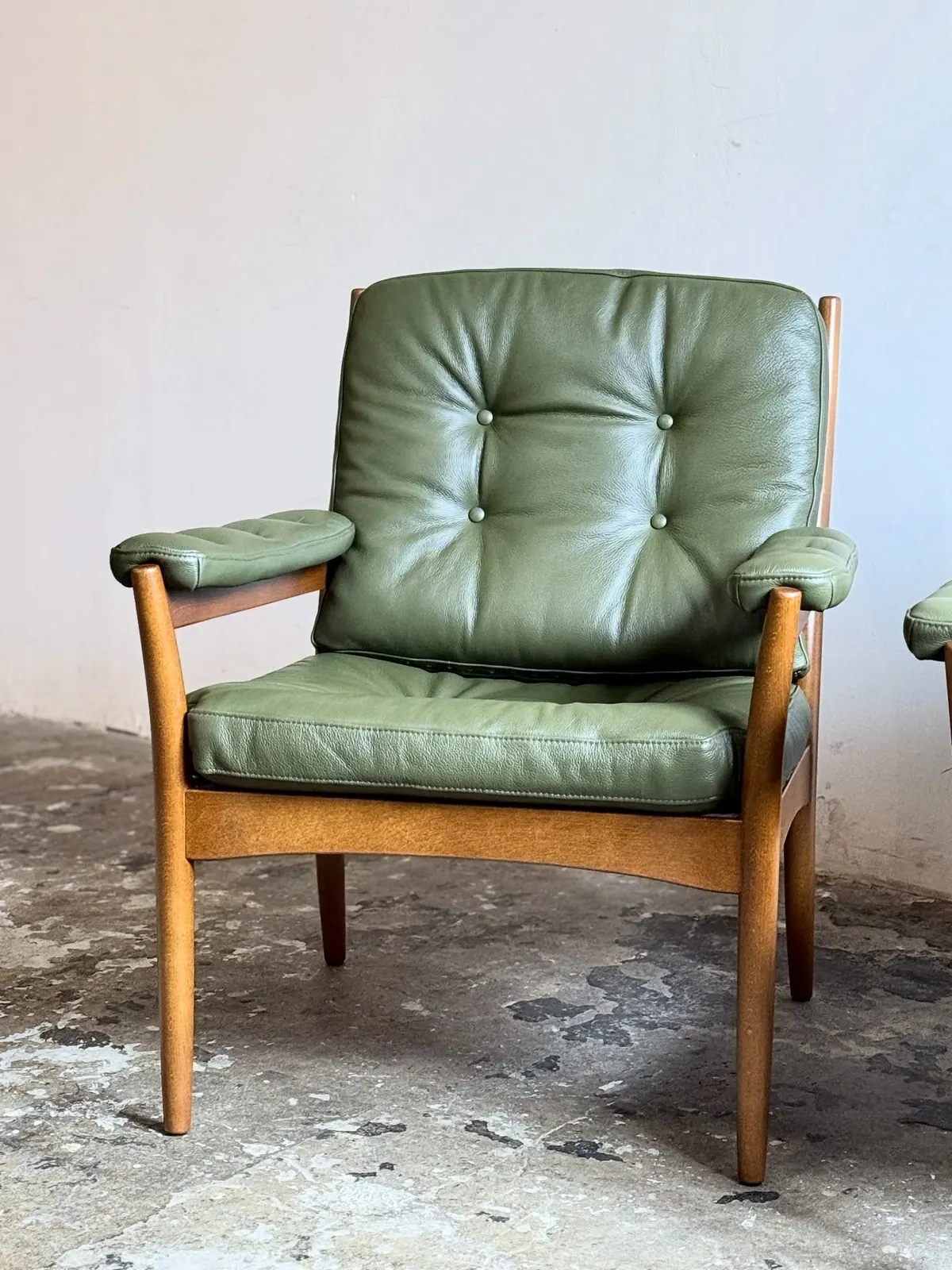 Sessel Carmen, Paar, Leder in Oliv — 2