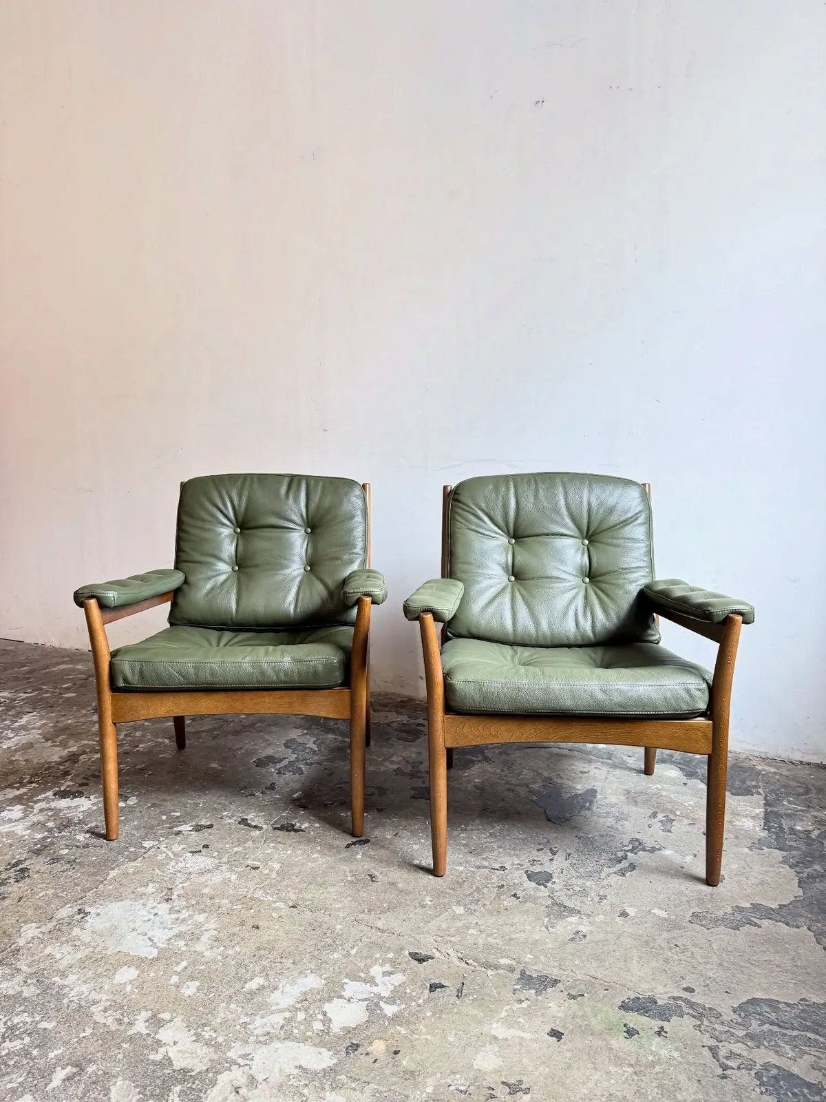 Sessel Carmen, Paar, Leder in Oliv — 3