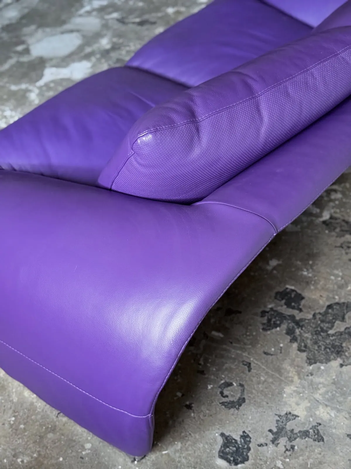 Chateau d'Ax Seagull sofa, aubergine leather — 3