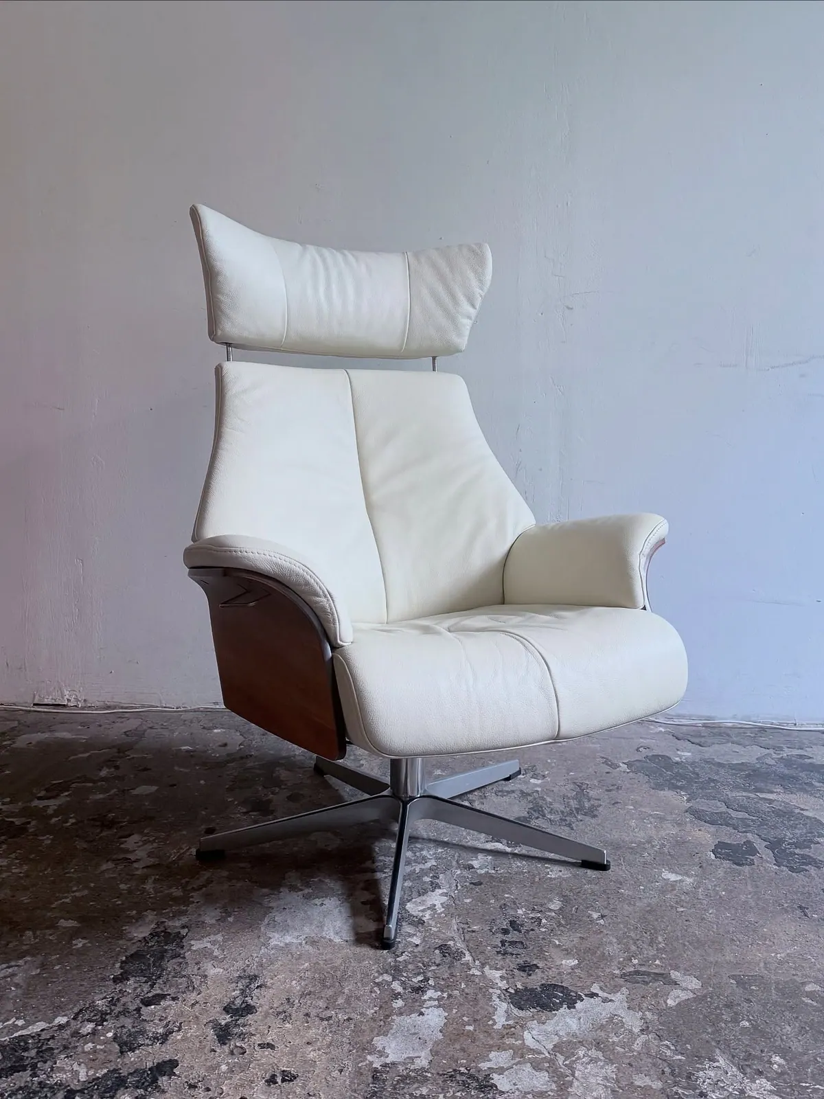 Conform Air Loungesessel, Leder in Creme — 2
