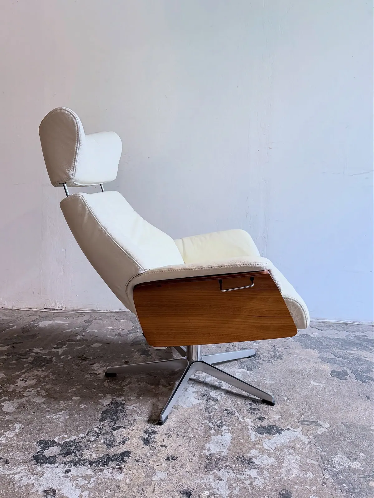 Conform Air Loungesessel, Leder in Creme — 3
