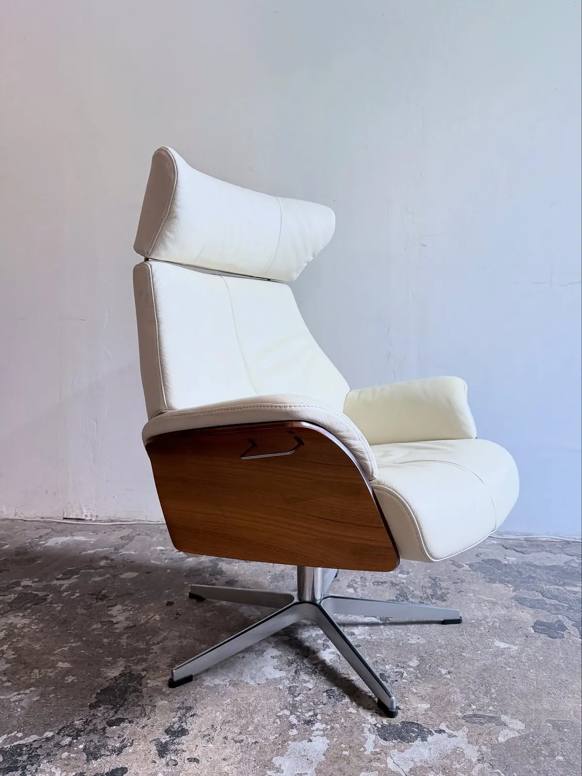 Conform Air Loungesessel, Leder in Creme — 7