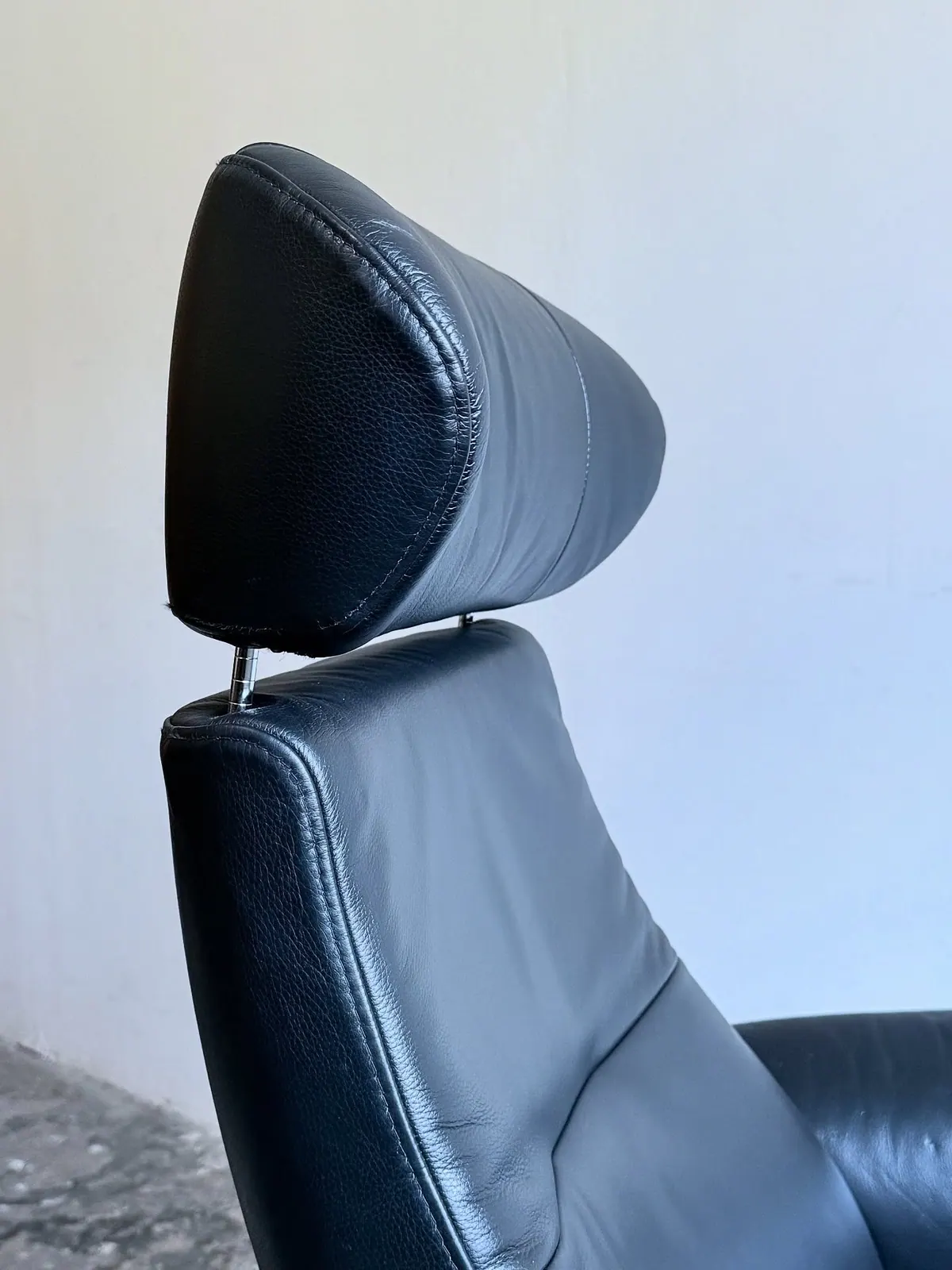 Fauteuil lounge Conform, appui-tête réglable — 7