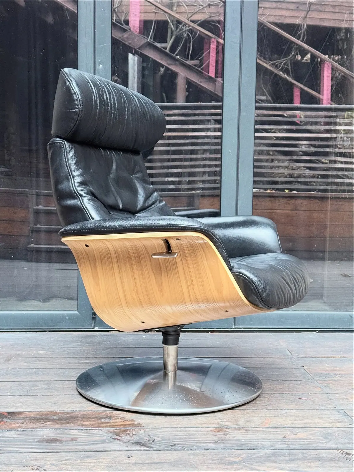 Conform reclining armchair, black leather