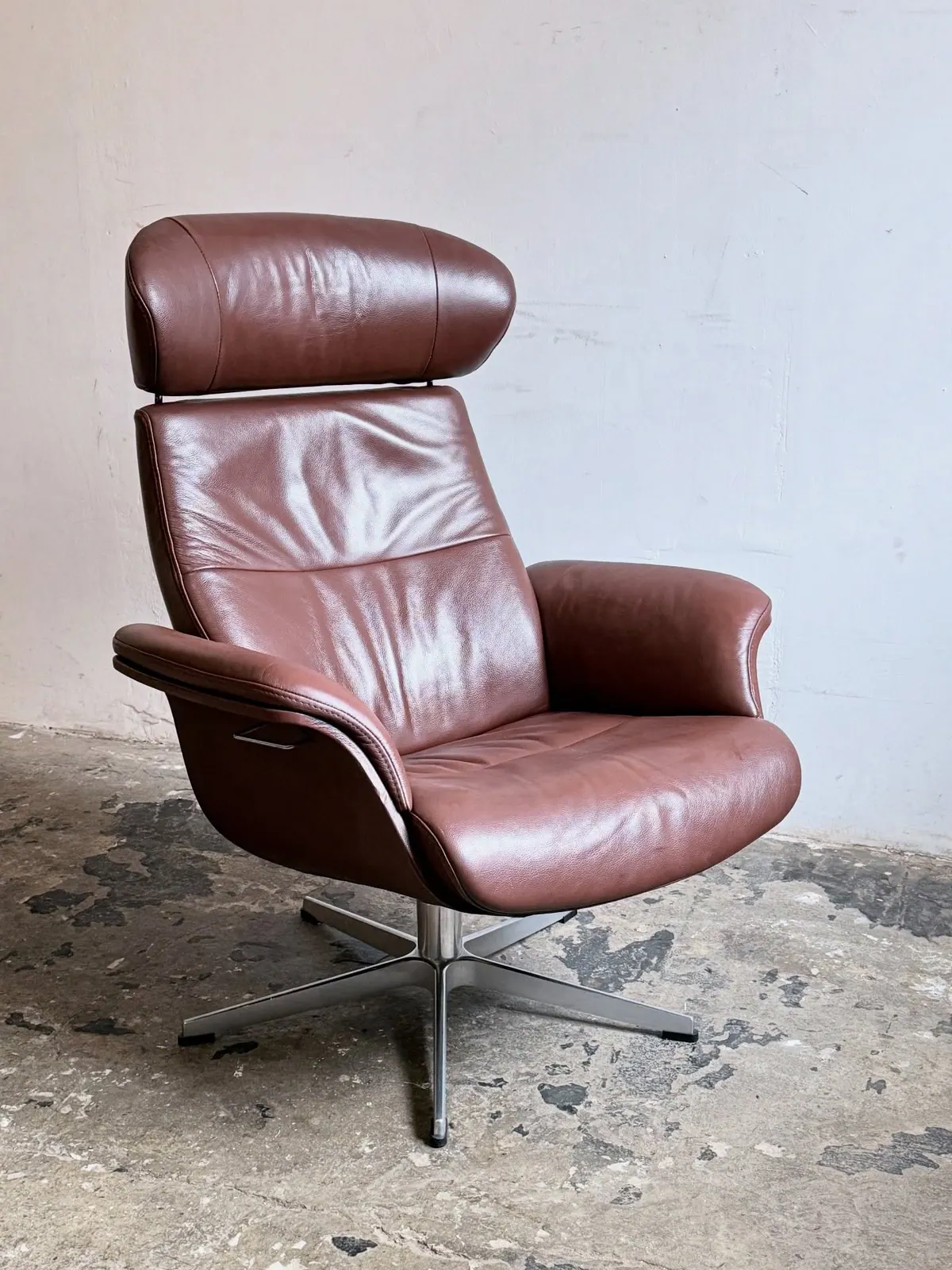 Conform Timeout recliner, brown leather — 2