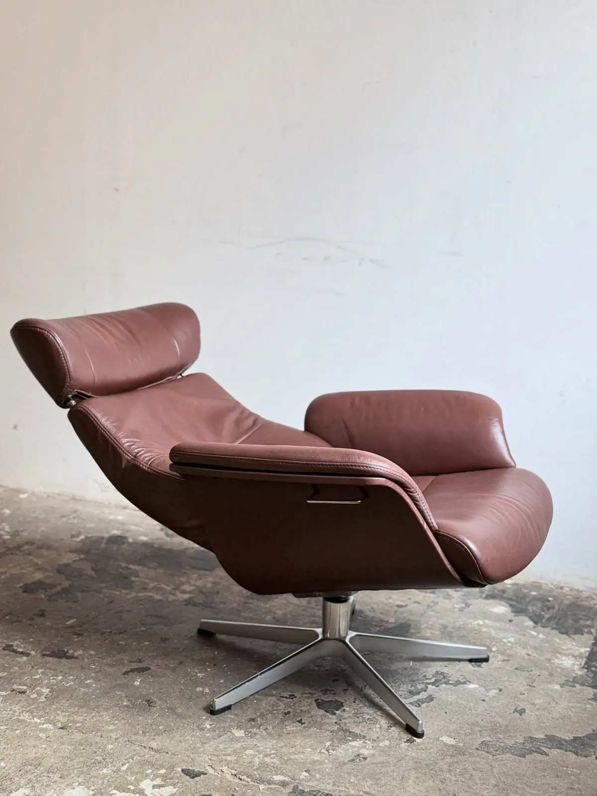 Conform Timeout recliner, brown leather — 7