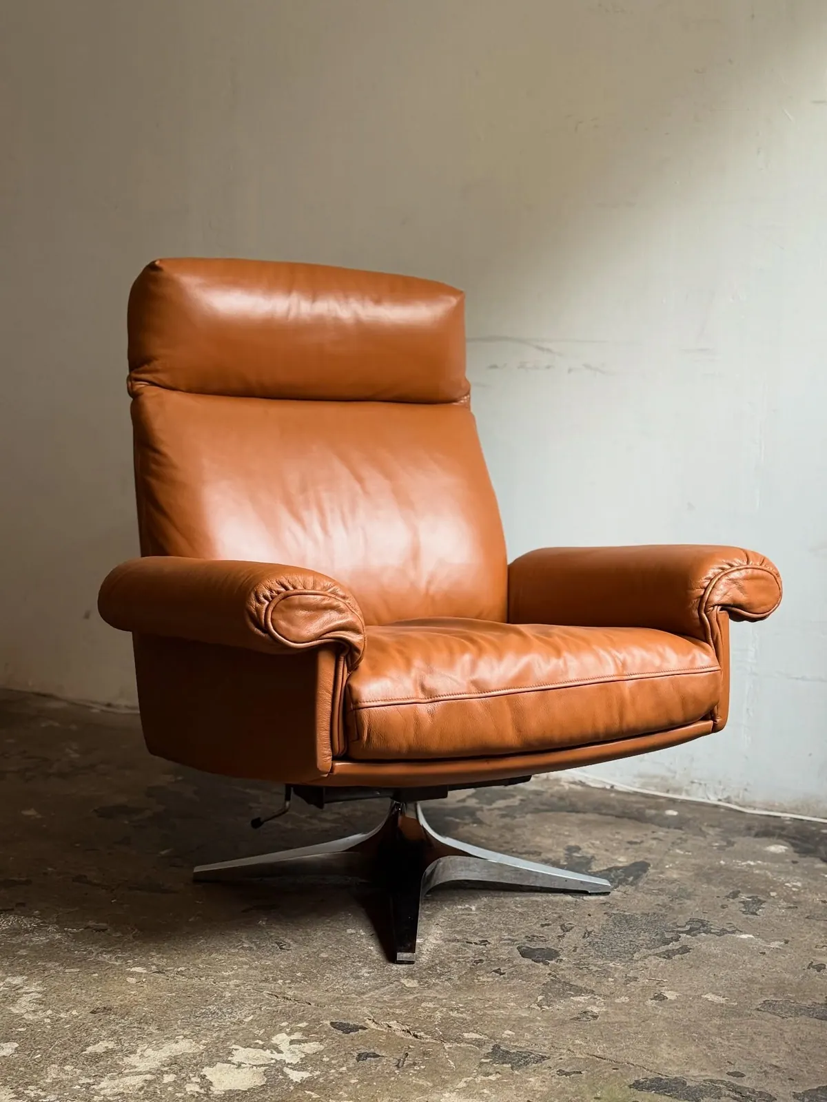 De Sede swivel armchair, caramel leather — 5