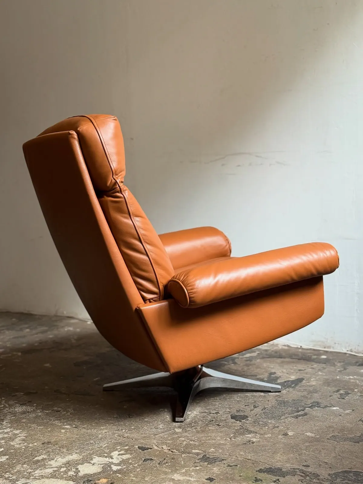 De Sede swivel armchair, caramel leather — 6