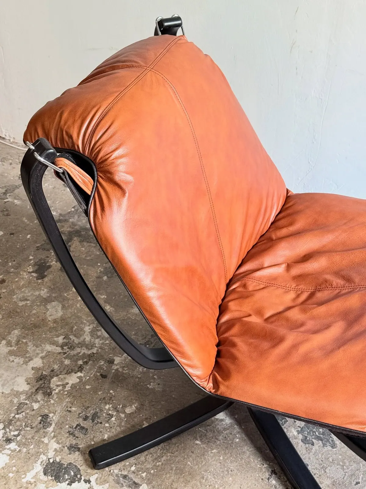 Fauteuil Falcon de Vatne Møbler, cuir miel — 10