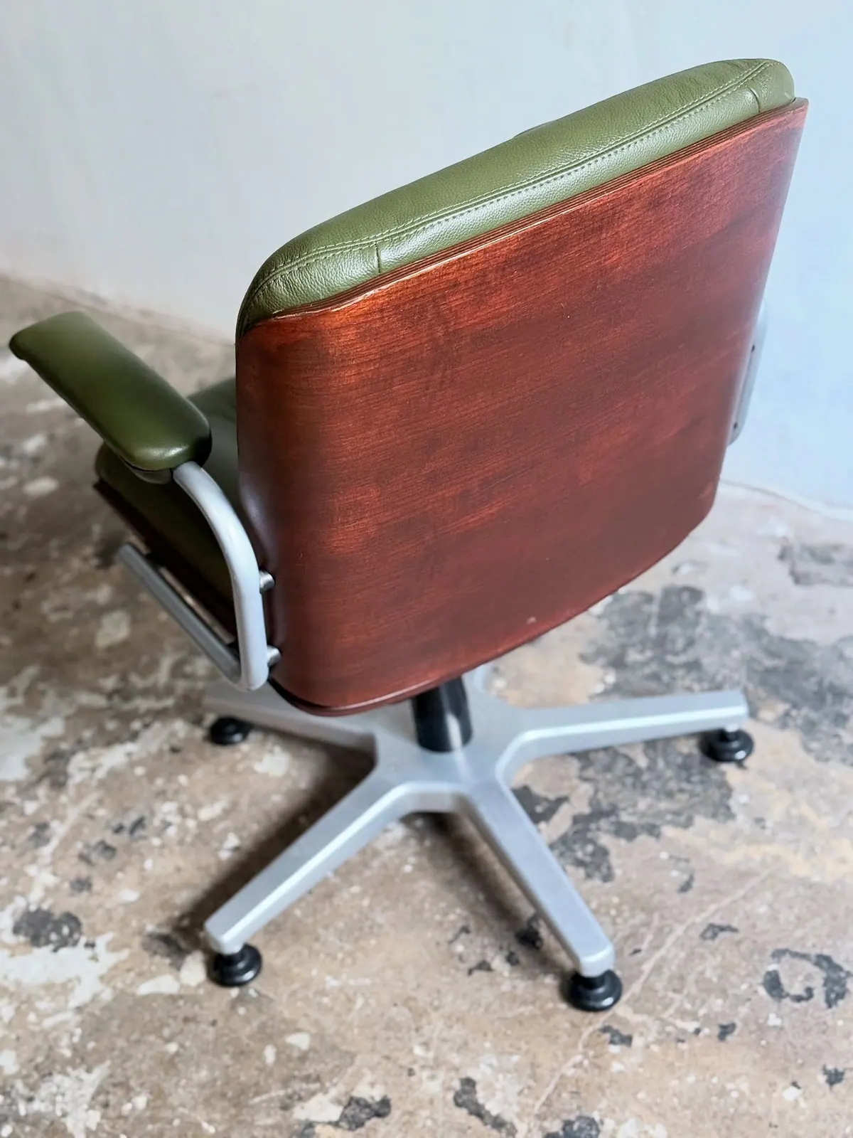 Giroflex Executive Style, cuir vert olive — 4