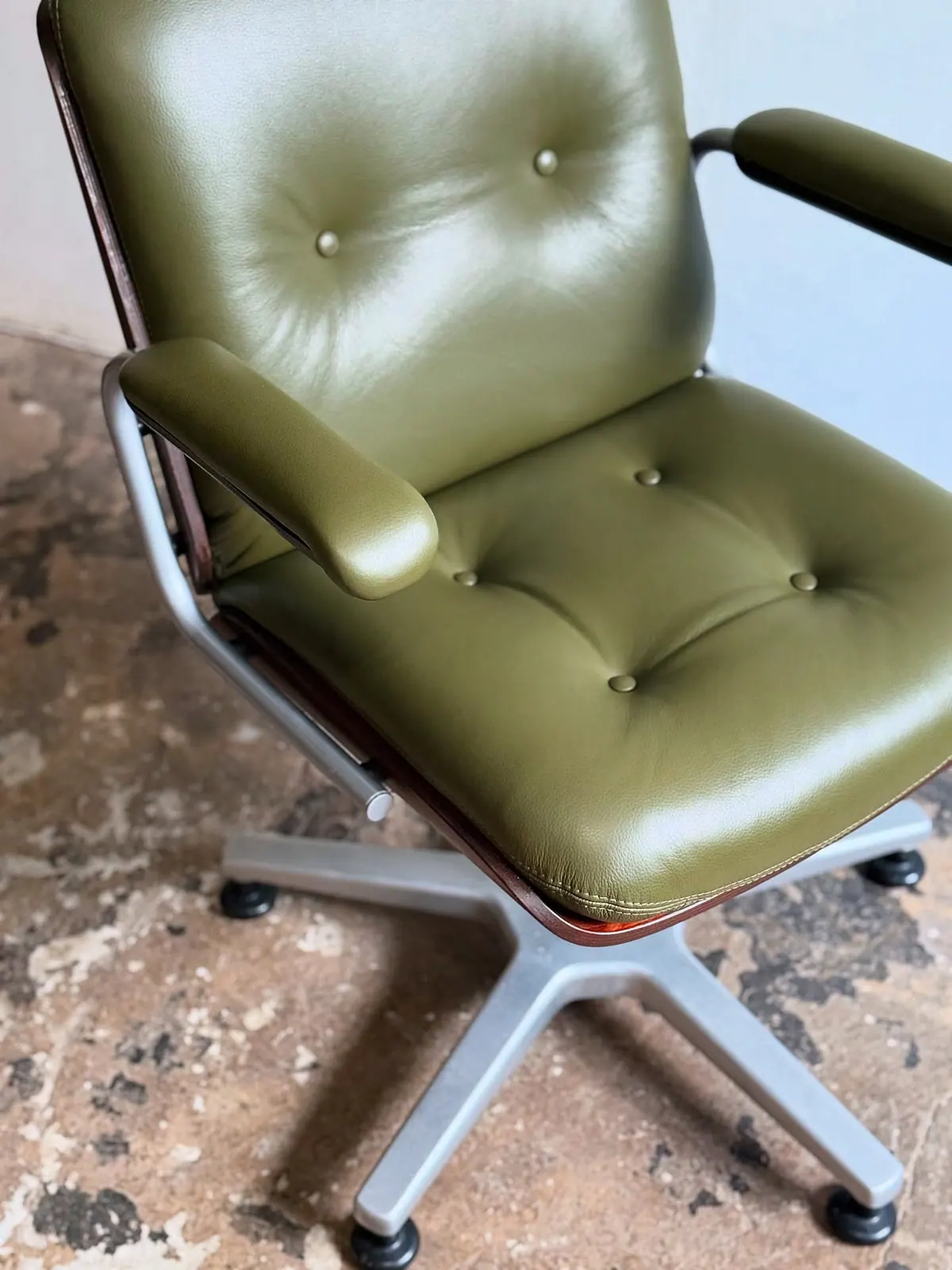 Giroflex Executive Style, cuir vert olive — 7