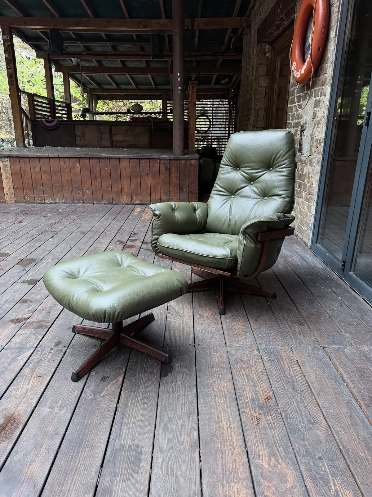 Fauteuil Göte Möbler avec pouf, cuir vert olive — 5
