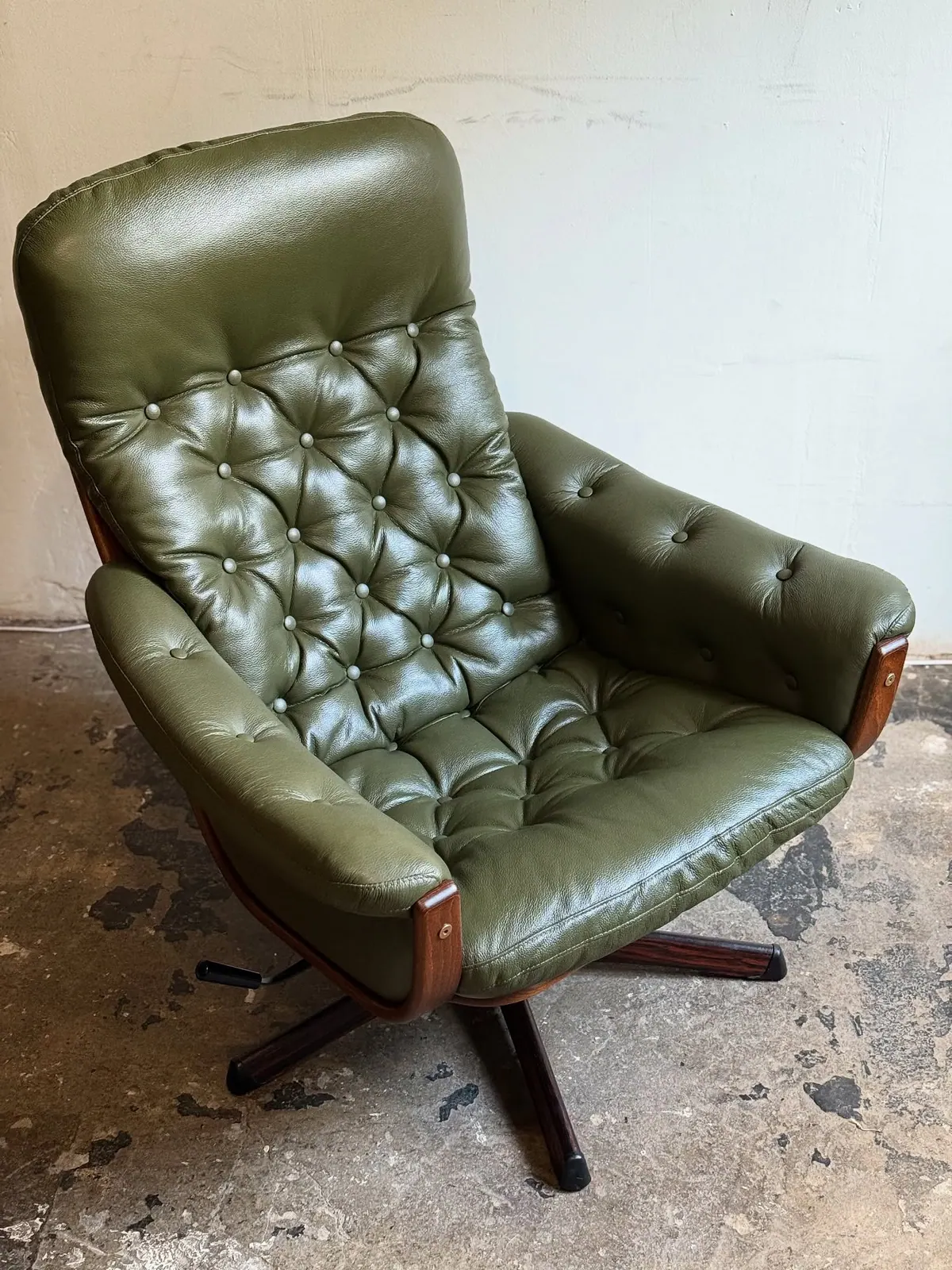 Göte Möbler reclining chair, green leather