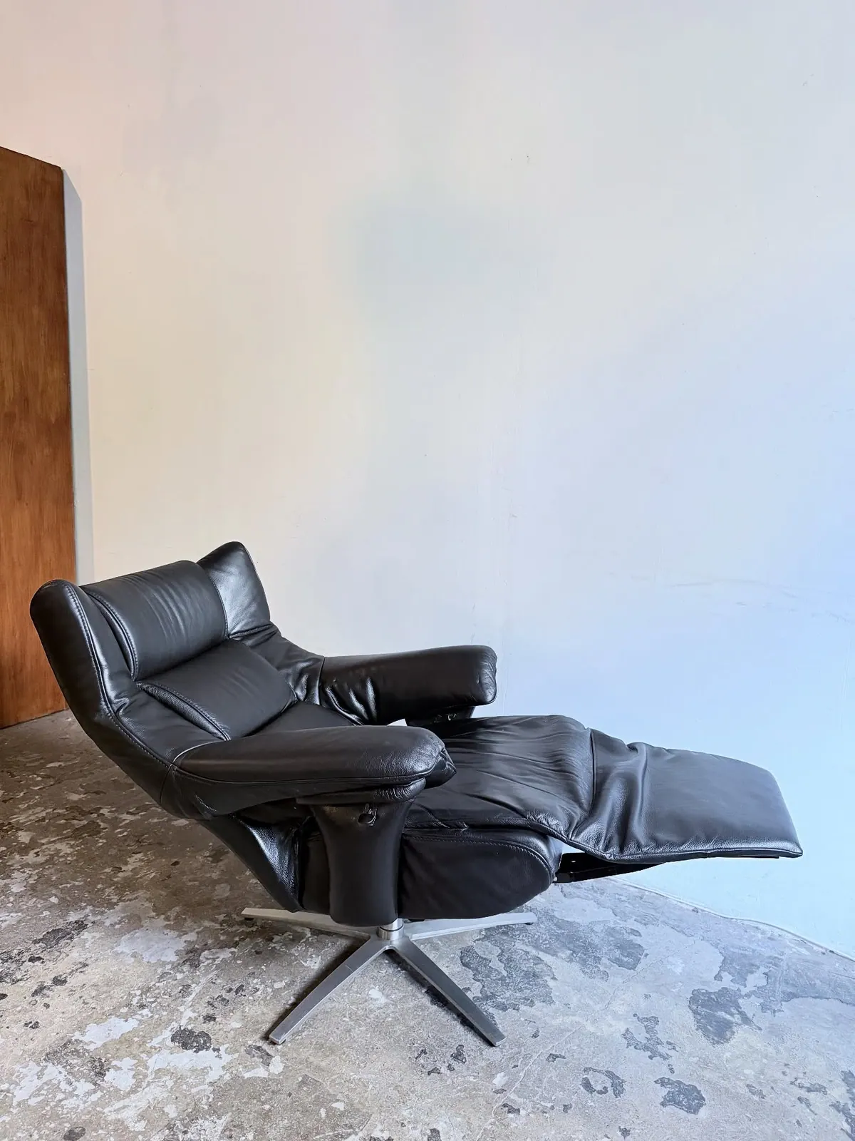 Himolla Relaxsessel, schwarzes Leder — 4