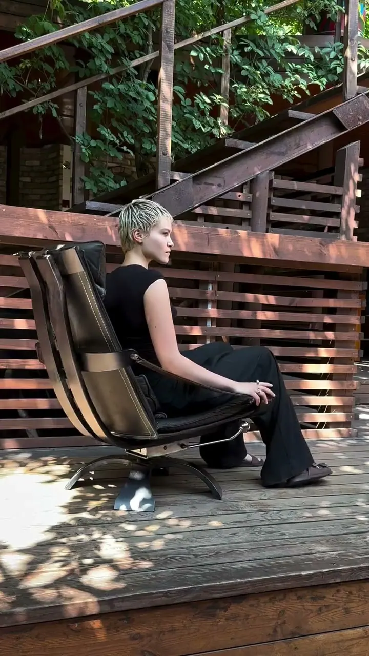 Kroken lounge chair, swivel base