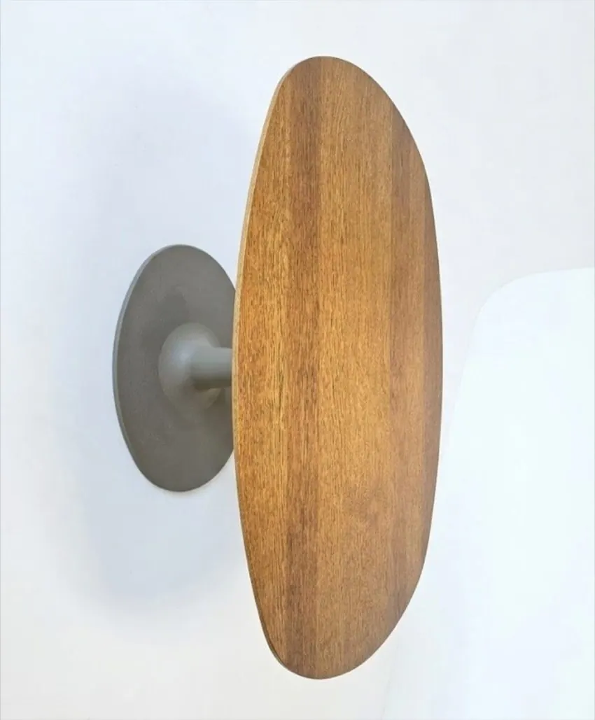 Tavolo Leolux Columna di Hugo de Ruiter, noce — 2