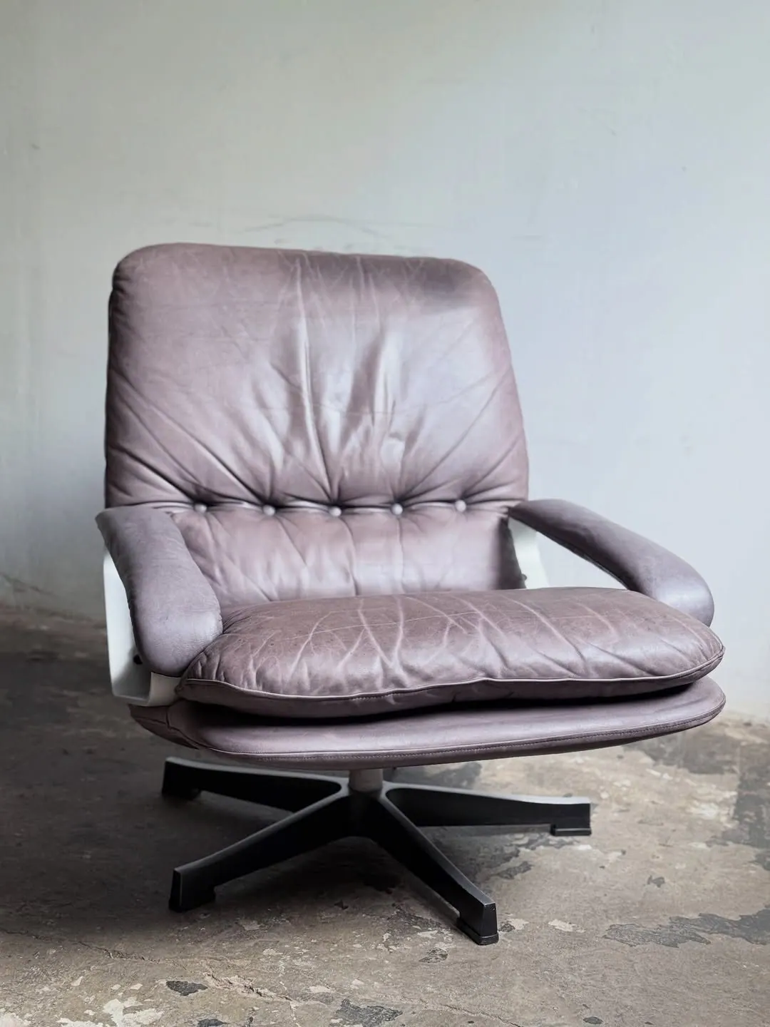 Loungesessel, Leder in Altrosa-Grau — 2