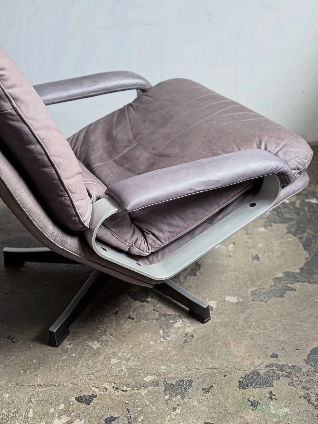 Loungesessel, Leder in Altrosa-Grau — 7