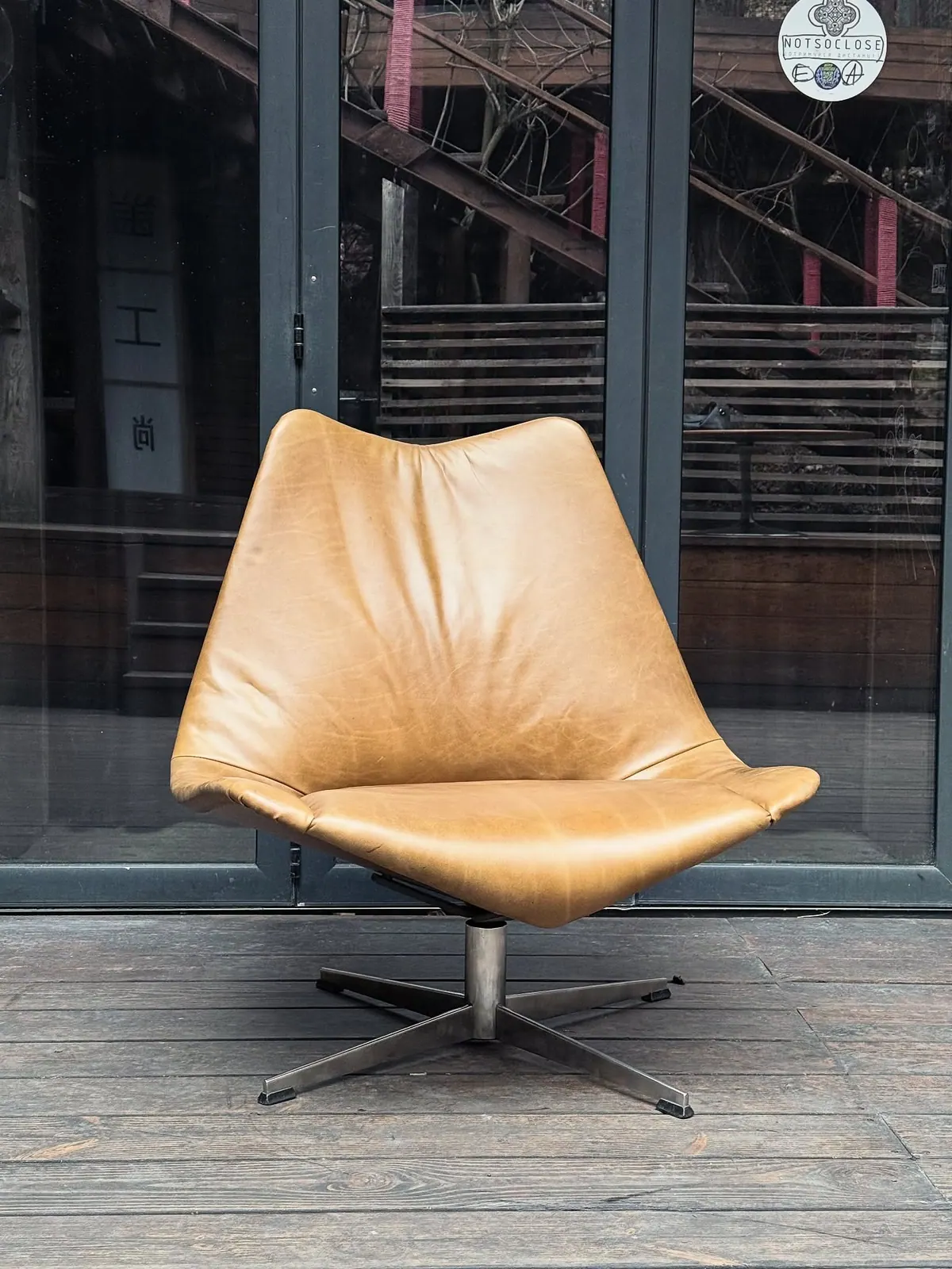Montréal '67 Pavilion Chair, cuir caramel — 2