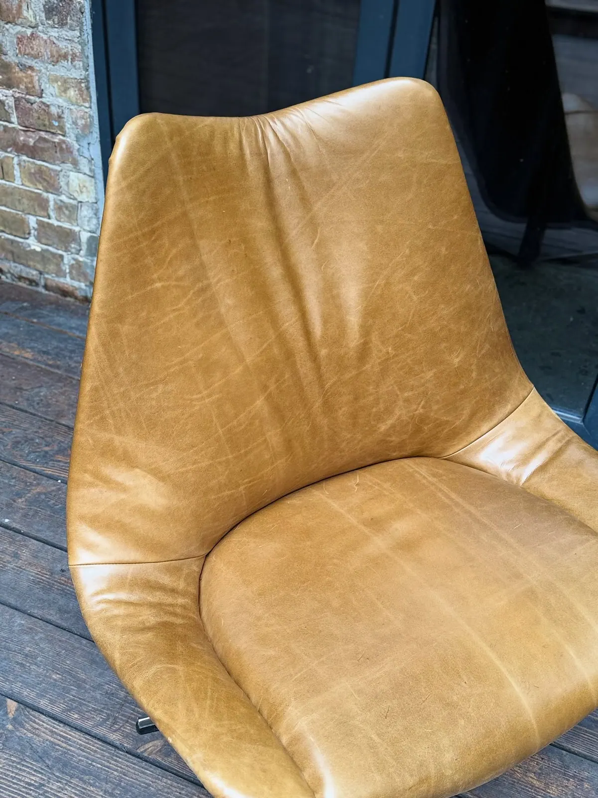 Montréal '67 Pavilion Chair, cuir caramel — 4