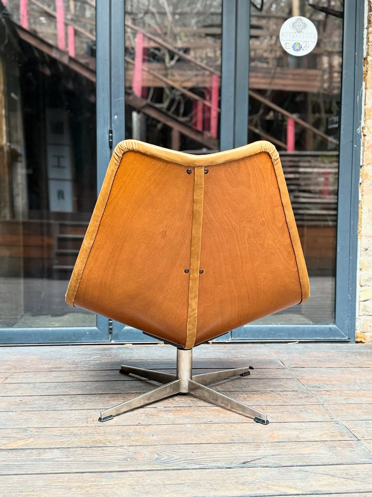 Montréal '67 Pavilion Chair, cuir caramel — 5