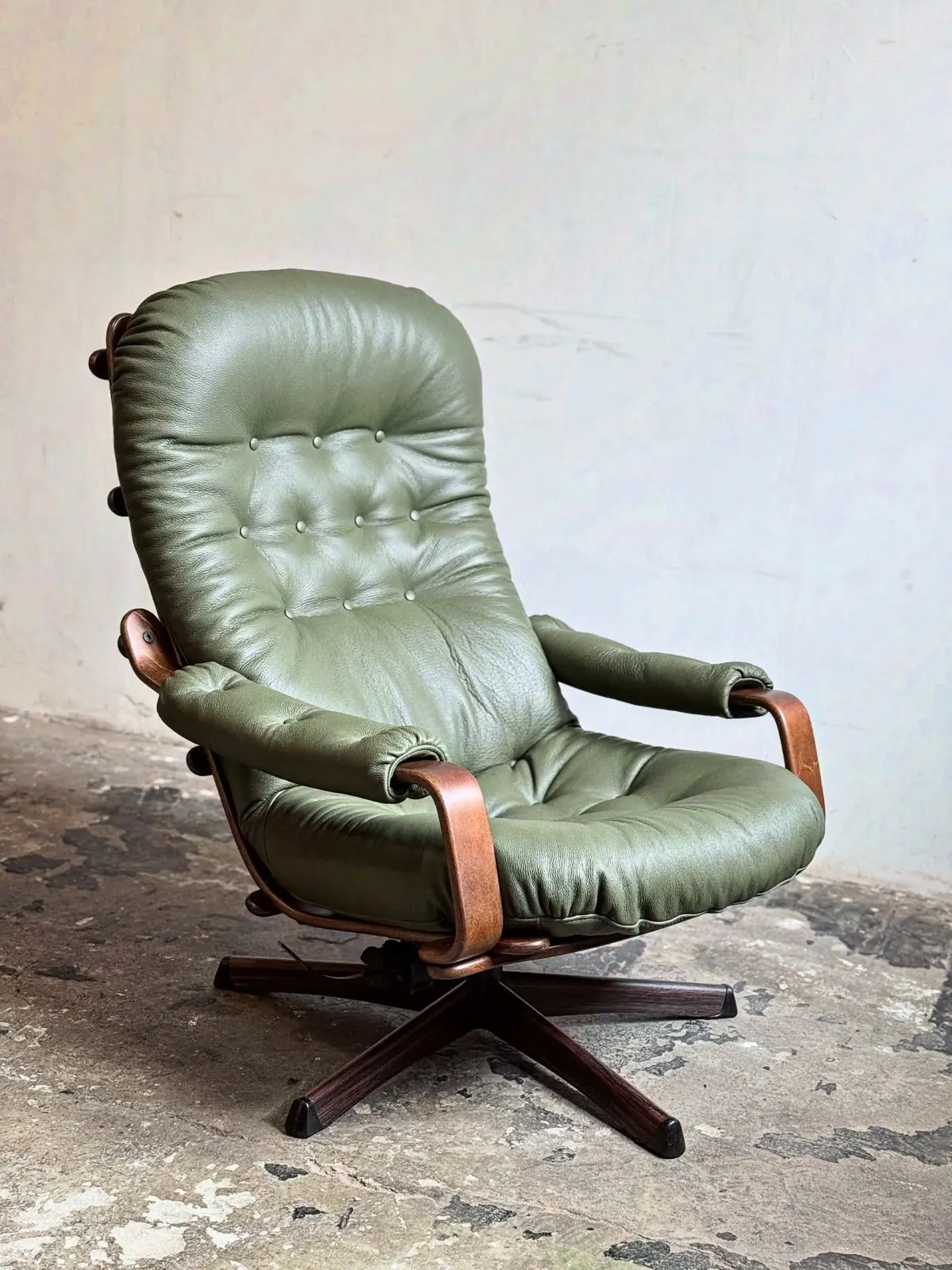Nässjö armchair with rocking function