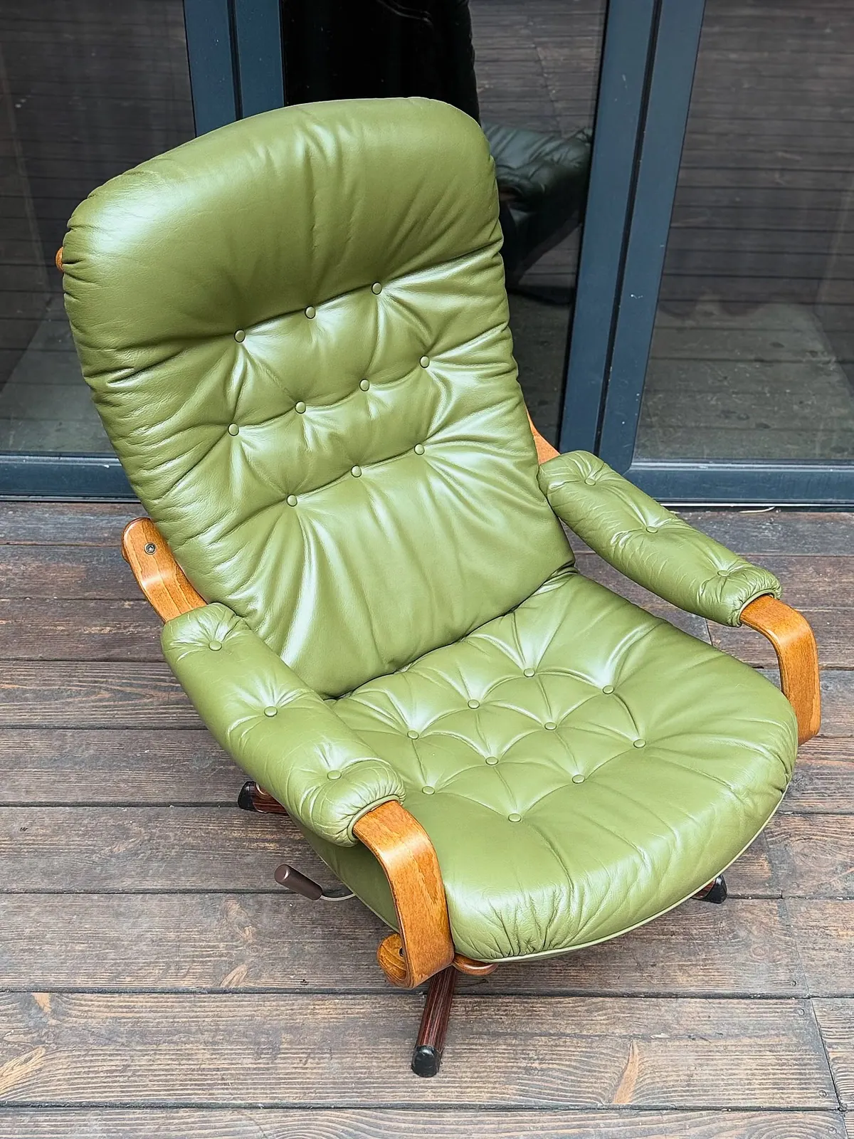 Nässjö rocking armchair, pine-green leather