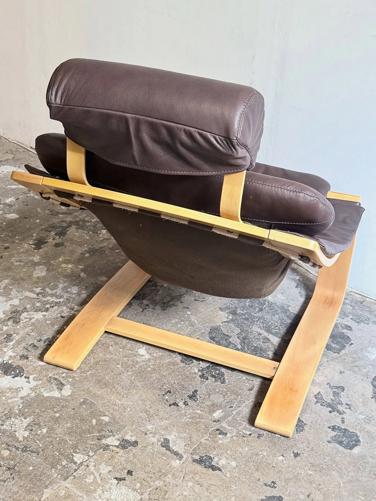 Loungesessel von Nelo, Leder in Trauben-Blaubeer — 10