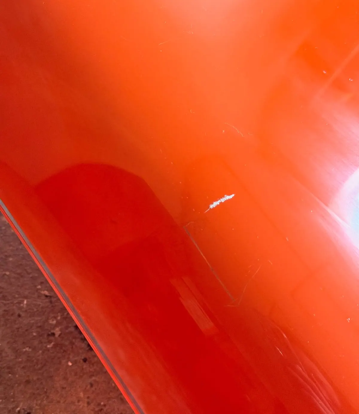 Couchtisch mit orangefarbener Glasplatte, Chrom — 7