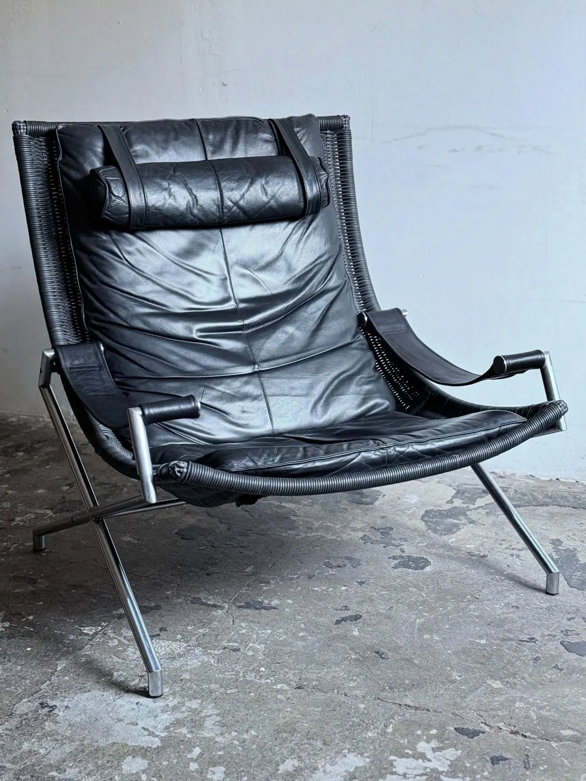 DES2021 sling lounge chair by Gerard van den Berg