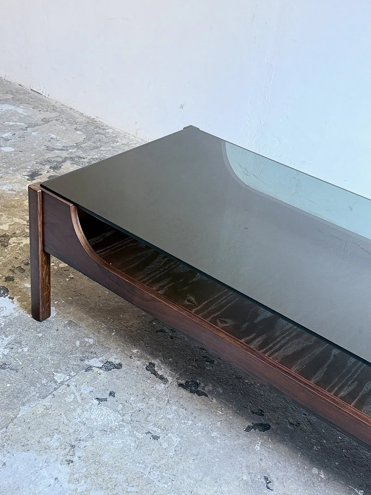 Tavolino in palissandro con piano in vetro — 4