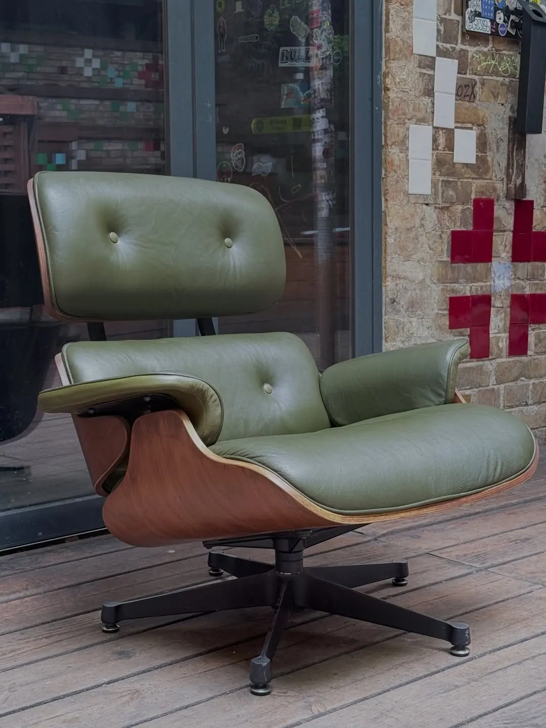 Swivel armchair, olive leather