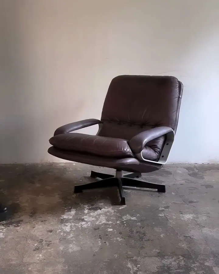 Swivel lounge chair, graphite leather
