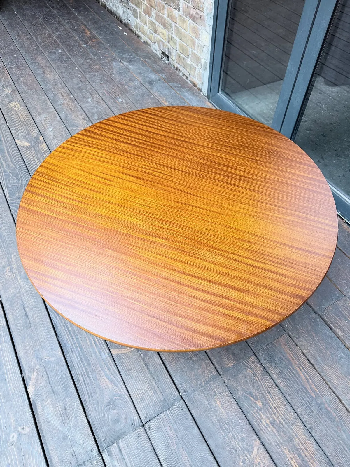 Table basse pied tulipe, style Maurice Burke — 2